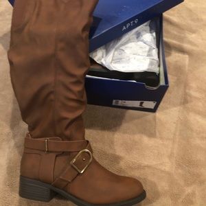 Women’s brand new boots